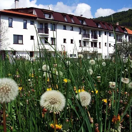 Family Smolena Hotell 3*